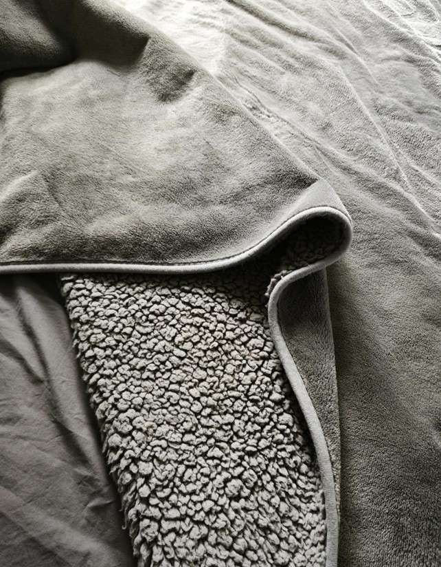 plaid et couverture pour chien